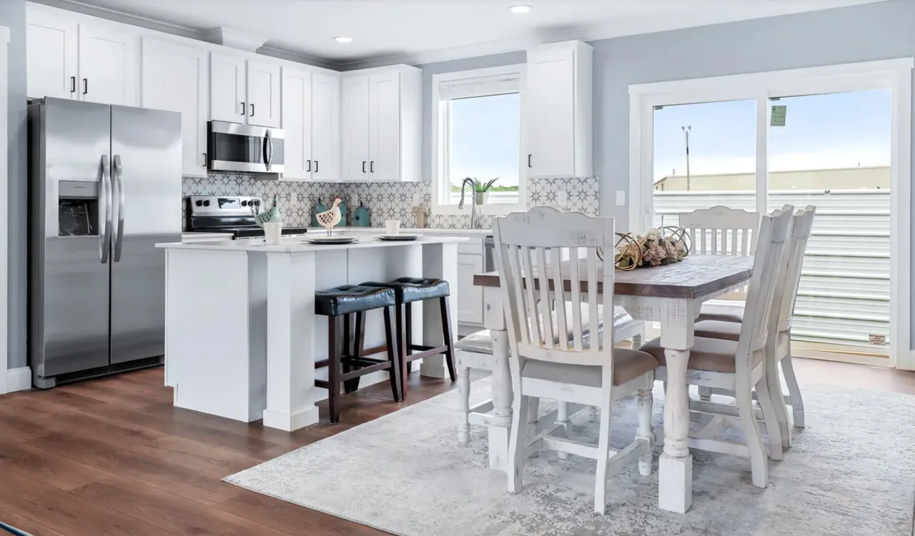 Atlas — Kitchen and dining area
