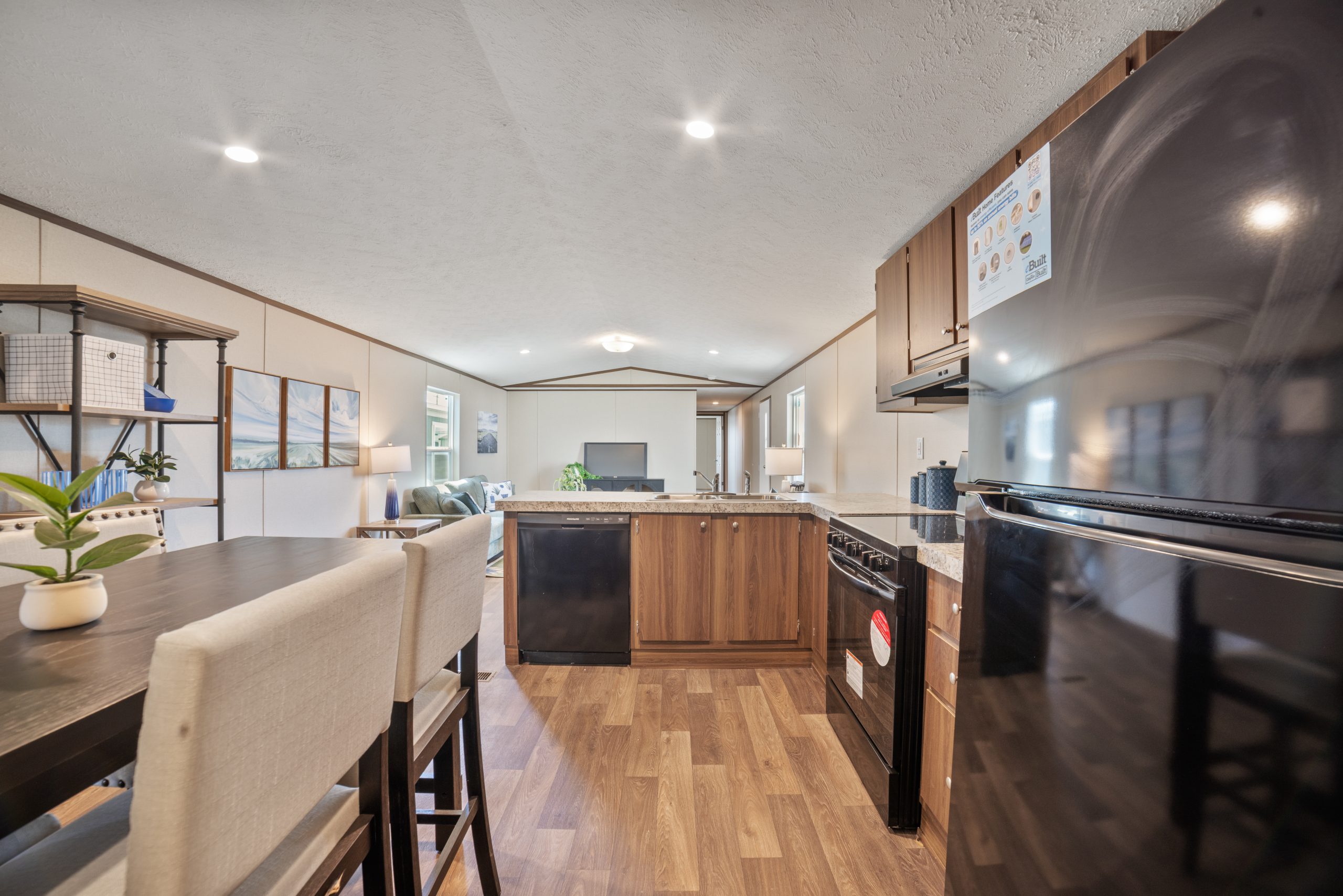 Glory — Kitchen